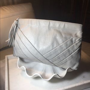 VINTAGE LEATHER CLUTCH GRAY. SO HOT!